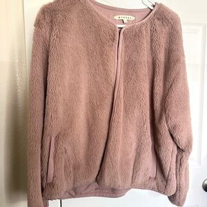 XiRENA Faux Fur Vest in Dusty Rose